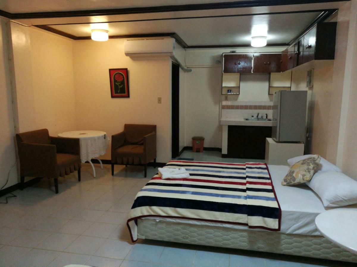 Lehns Motel Koror Esterno foto